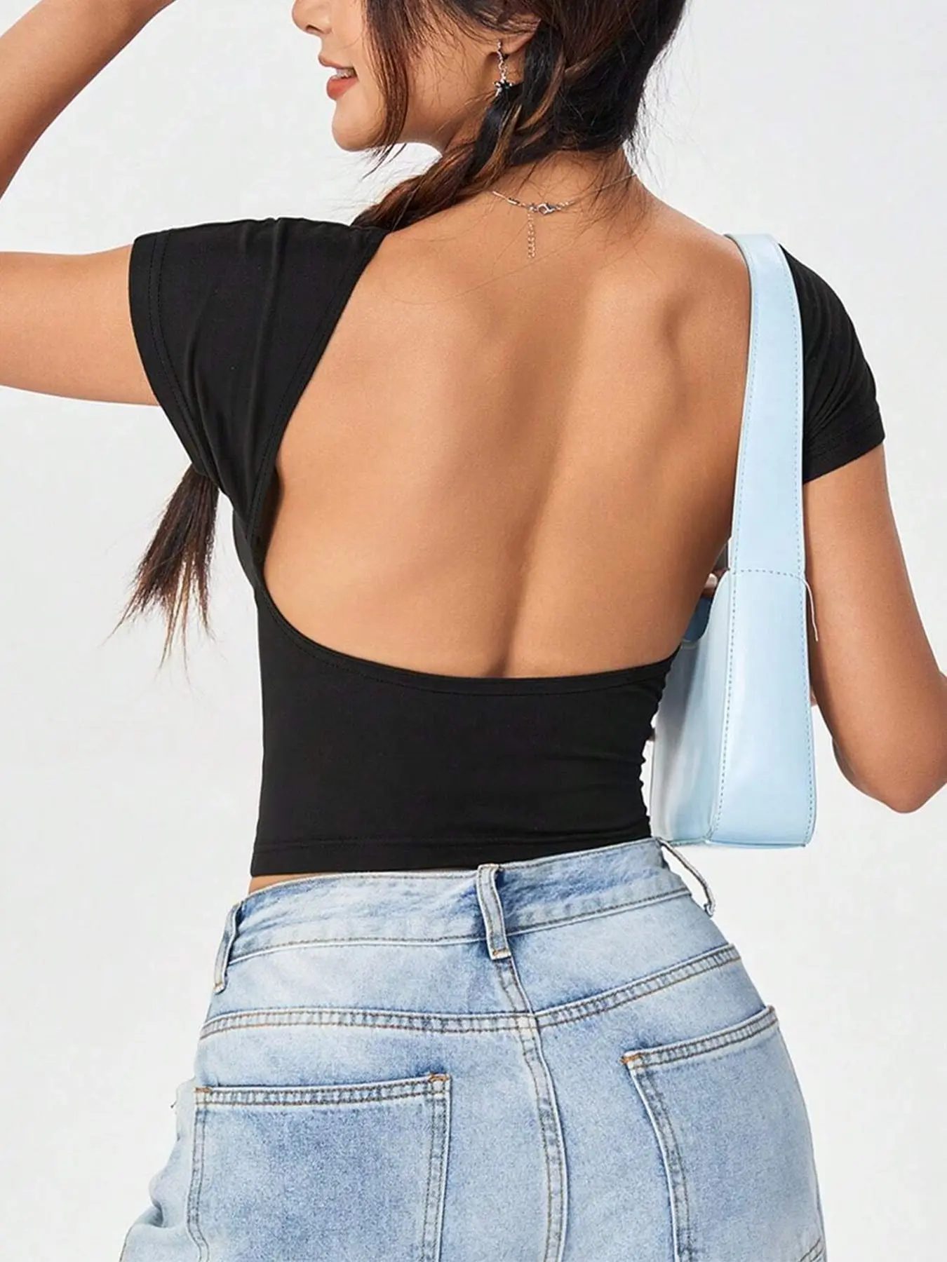 Women's summer T-shirt, black, slim-fit short-sleeved top, stylish backless design, solid color basic style, suitable for summer casual wear, evening outings, dates and street style, Womenswear
