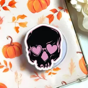 Pink Heart Eyes Skull MagSafe Phone Grip, Pastel Goth Aesthetic Pop Socket, Spooky Cute Skeleton Holder, Kawaii Gothic Gift, Kindle Grip Accessory
