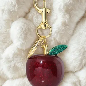 Zinc Alloy Beautiful Apple Design Keychain with Gold Ring for Wallet or Car Key Suitable for Ladies and Gentlemen Basic No Choking Hazard