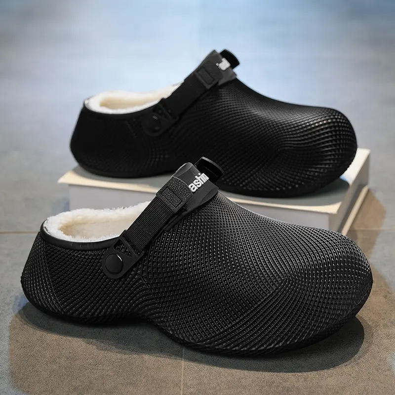 Fleece-lined clogs for men and women, warm winter slip-on shoes, adjustable heel strap, cozy slippers for indoor and outdoor use