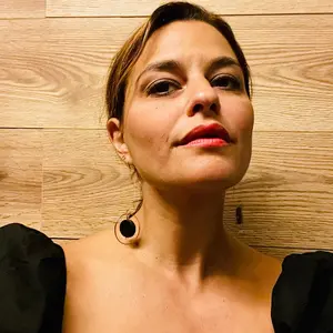 Gold Threader Earrings - Black Bead - Amanda Earring