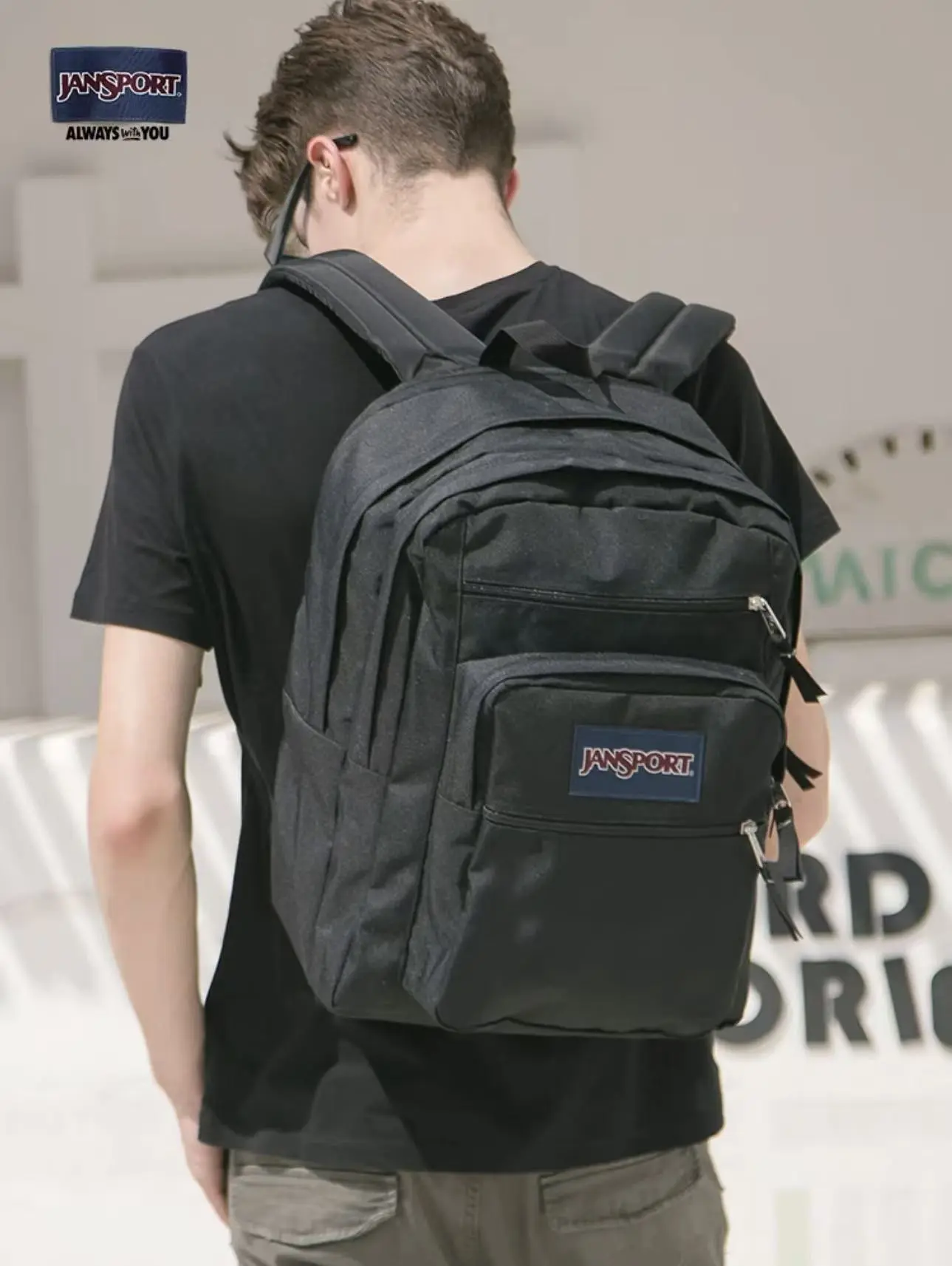 JanSport Laptop Backpack, Sports & Outdoors Dual Compartment Laptop Bag, Ergonomic Shoulder Straps, 15-inch Laptop Compartment, Handle, Extra Large Capacity-Black。