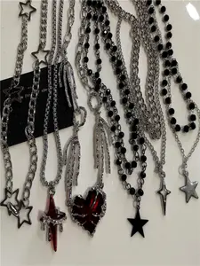 6pcs Punk Rock Y2K Star Necklace Set, Heart Pendant Ghost Claw Necklace, Unisex Gothic Vintage Costume Jewelry Gift for Halloween Party