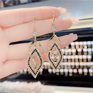 LisiZen European and American Geometric Rhombus Ear Hooks, Light Luxury High-End Earrings, Unique and Bold Stylish Statement Earrings for Women, Fashionable High-Grade Jewelry DZEH4889