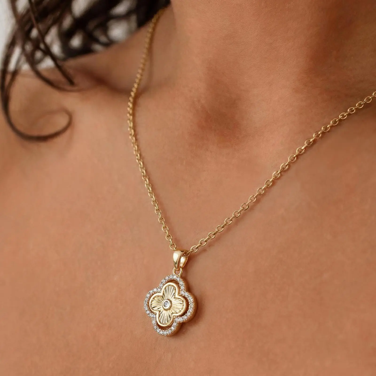 Turandoss Women's Lucky 4-Leaf Clover Necklace, 14 Karat Gold Plated Cubic Zirconia Pendant, Halo Sparkle Dainty Everyday Costume Jewelry Gift for Her, Clover Chain Necklace, Cubic Zirconia Necklace