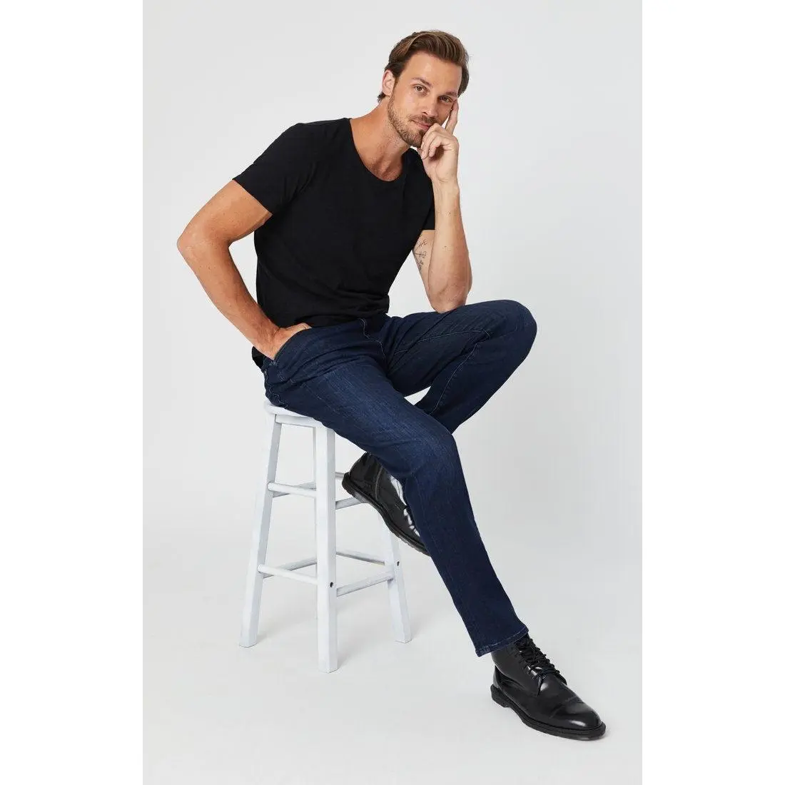 Men's Athletic Fit Jeans in Dark Ink Wash - Tapered Leg in Sustainable Stretch Denim for All-Day Comfort, Menswear, Fabric, Indigo, Roomy Fit, Soft, Pocket, Casual, High Waist, Matt Fit
