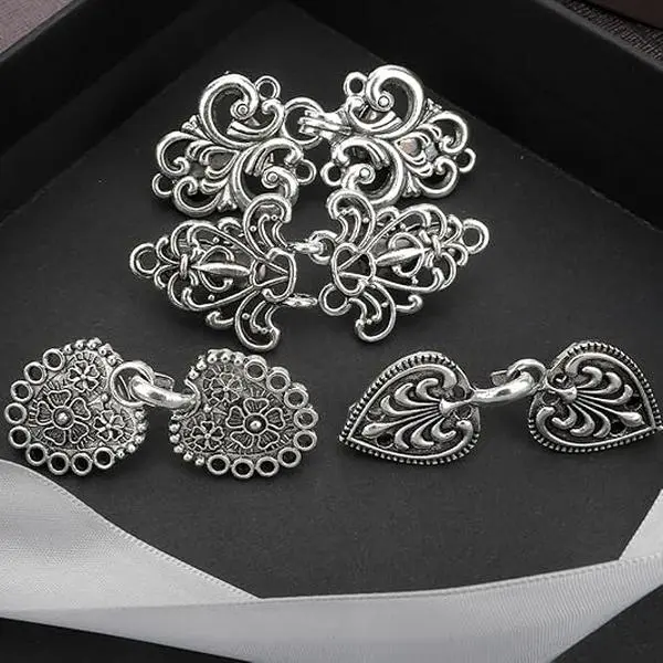 Exquisite Retro Sweater Twirl Clips, Cape Cloak Fasteners for Dresses, Stylish Cardigan Clips
