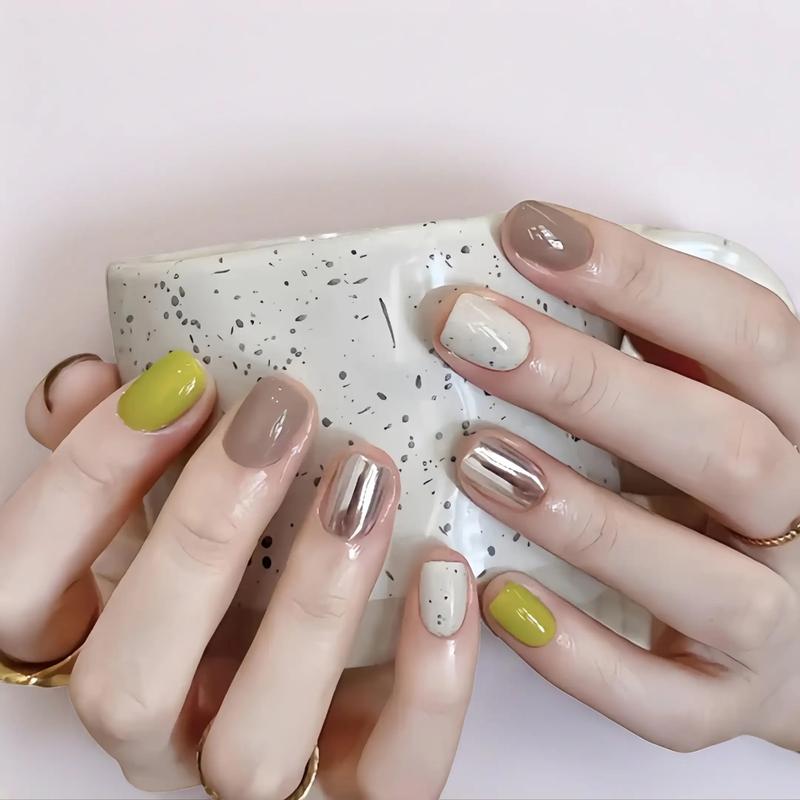 24 Pcs Short Square Press On Nails with Jelly Glue,Reusable Soft Gel Fake Nails Kit for Women and Girls with Feature Protective UV Coating DIY,Candy Two-Tone、Red-Brown Plaid、Caramel Two-Tone  Nails Press Ons，Daily versatile, full sizes