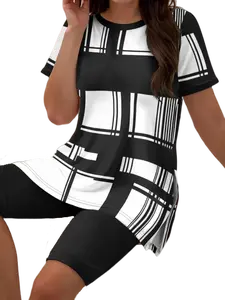 "Plus Size Women’s Casual Two-Piece Set – Trendy Plaid ColorBlock Print, Relaxed Fit Short Sleeve Top & Comfy Shorts, Stylish Two-Sided Split Detail, Soft Round Neck Polyester Pullover, Ideal for Everyday Comfort and Casual Outings"