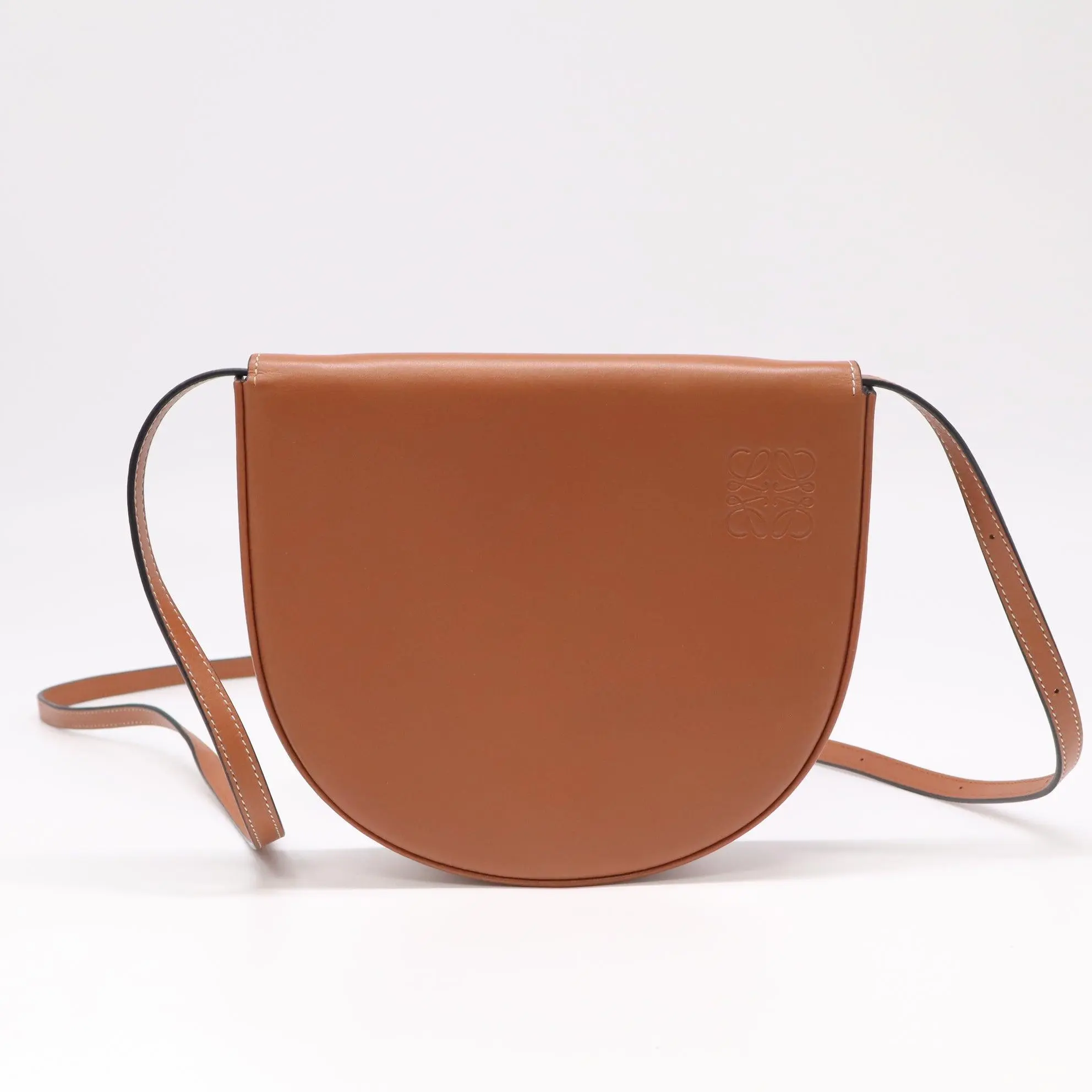 Pre-owned Loewe Leather Crossbody Bags Heel Pouch Large B22476