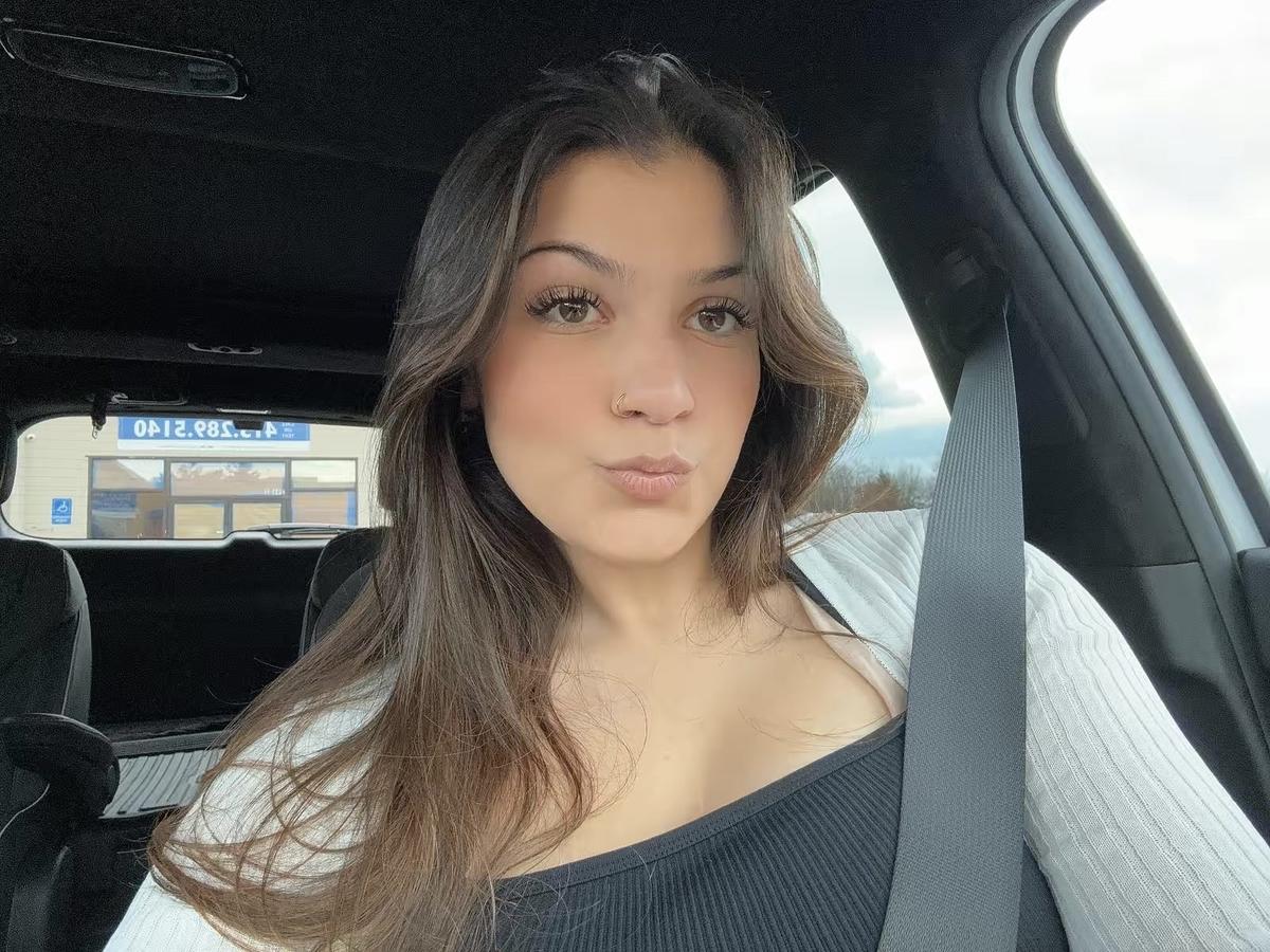 Item: 25 Light Neutral - light with neutral undertones