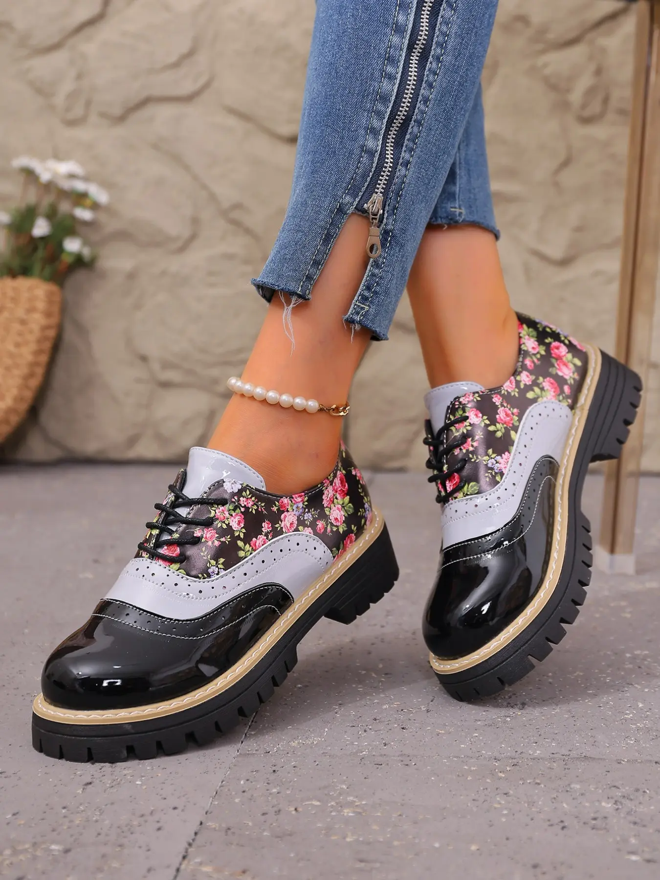 Multicolor patent leather lace-up retro versatile women's Oxford Shoes, Lace Up Oxfords, Casual business shoes, with lace-up design adjustable for tightness, suitable for all-season daily outings, commuting to the office, light casual gatherings