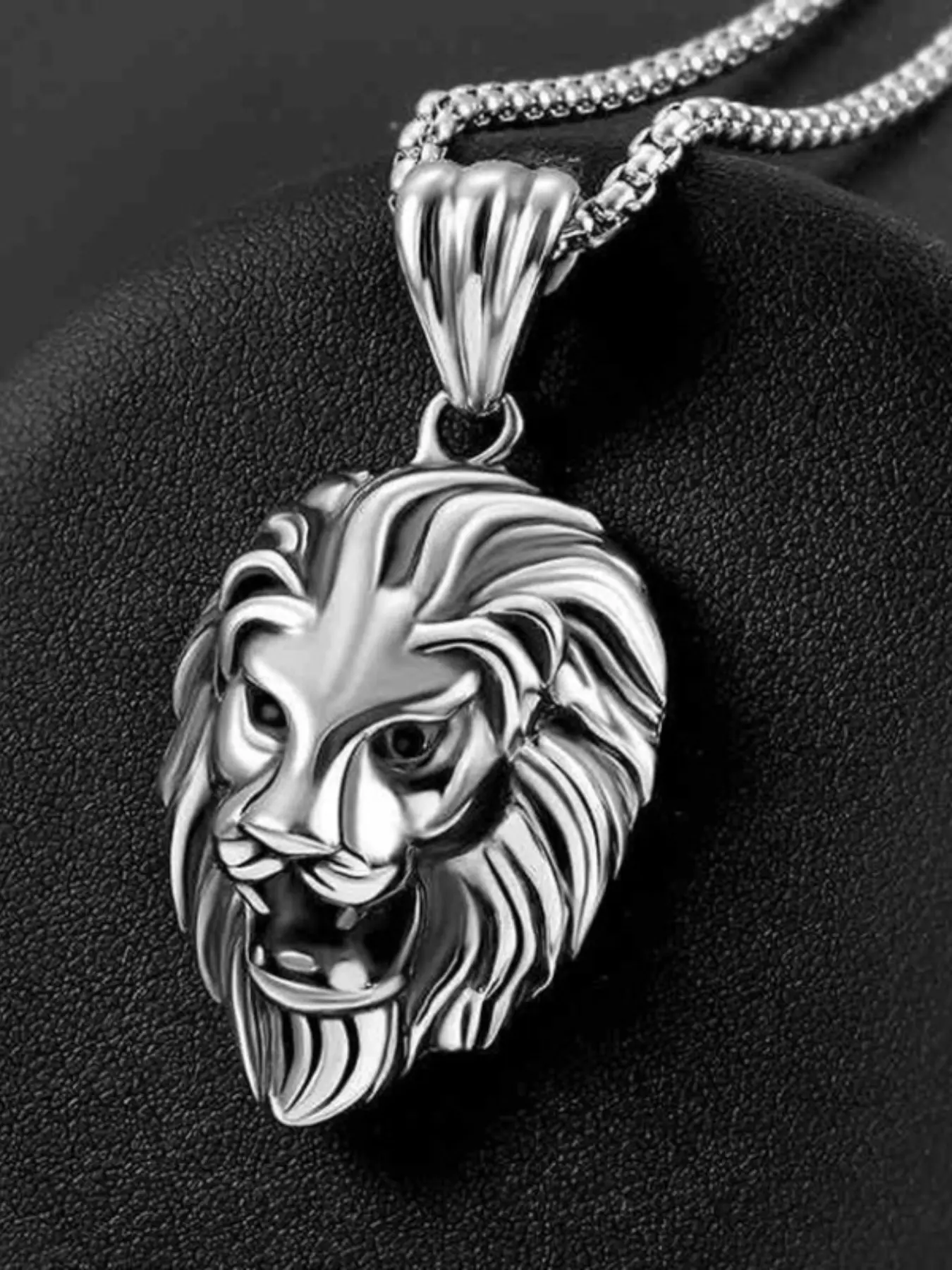 Vintage Lion Head Pendant Necklace for Men and Women, Punk Style Rock Jewelry in Stainless Steel, Unique Gothic Accessory