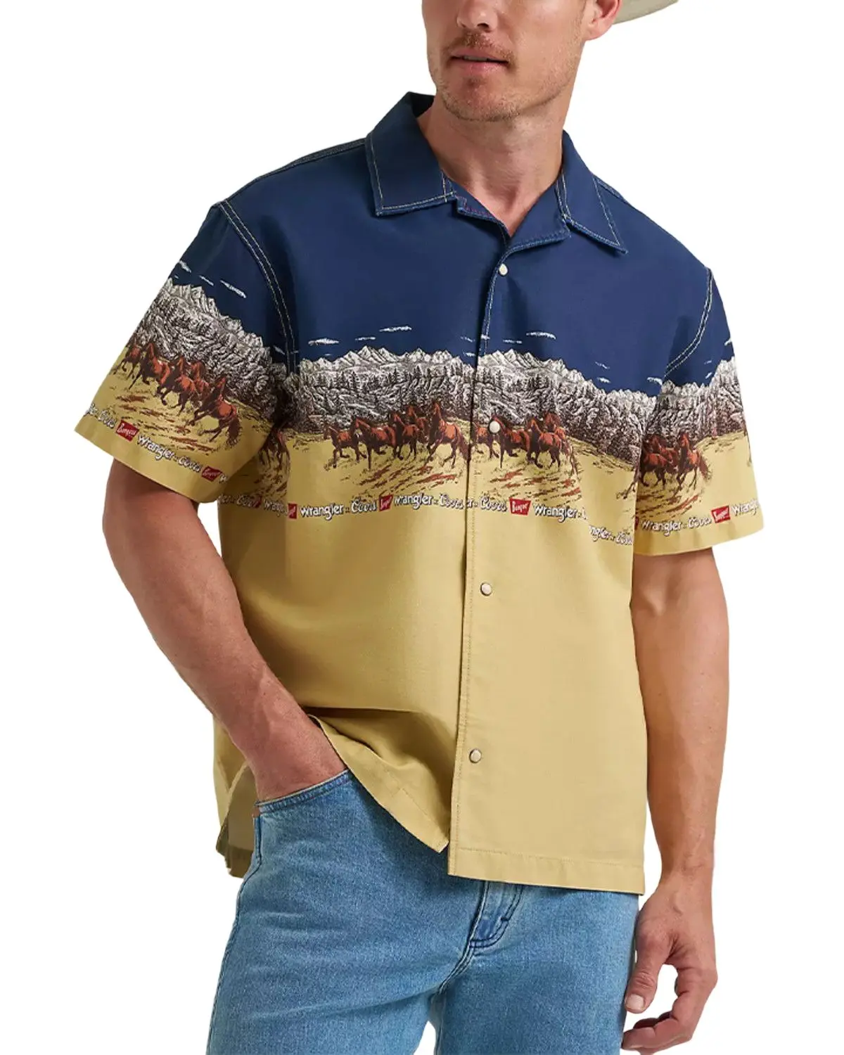 Wrangler Men's X Coors Banquet Men'S Border Print Resort Short Sleeve - 112382891