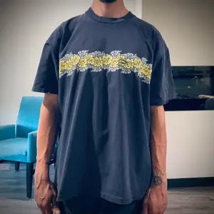 Vintage Quicksilver wrap around Hawaiian floral print T-shirt, billabong navy surf, Outfit Ideas, Best Sellers, Casual Sweatshirt Hoodie