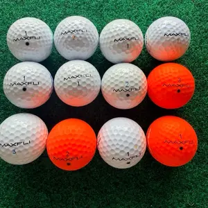 Mix of Maxfli golffballs 12 golfballs included