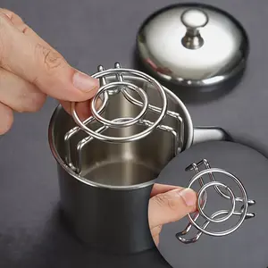 Ultra-mini 2-inch stainless steel steaming rack, suitable for health pots, thermos pots and small household cookware. It is very suitable for steaming small amounts of food, easy to carry, and ideal for outdoor use.