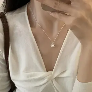 A Collarbone Chain Made of 925 Silver in a Shell Design, Offering a Touch of Elegance And Hypoallergenic Properties, Perfect for Holiday Presents, Vacations, Weddings, And Parties, Making It an Excellent Gift Choice for The Season