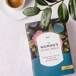 NIV The Woman's Study Bible by Thomas Nelson