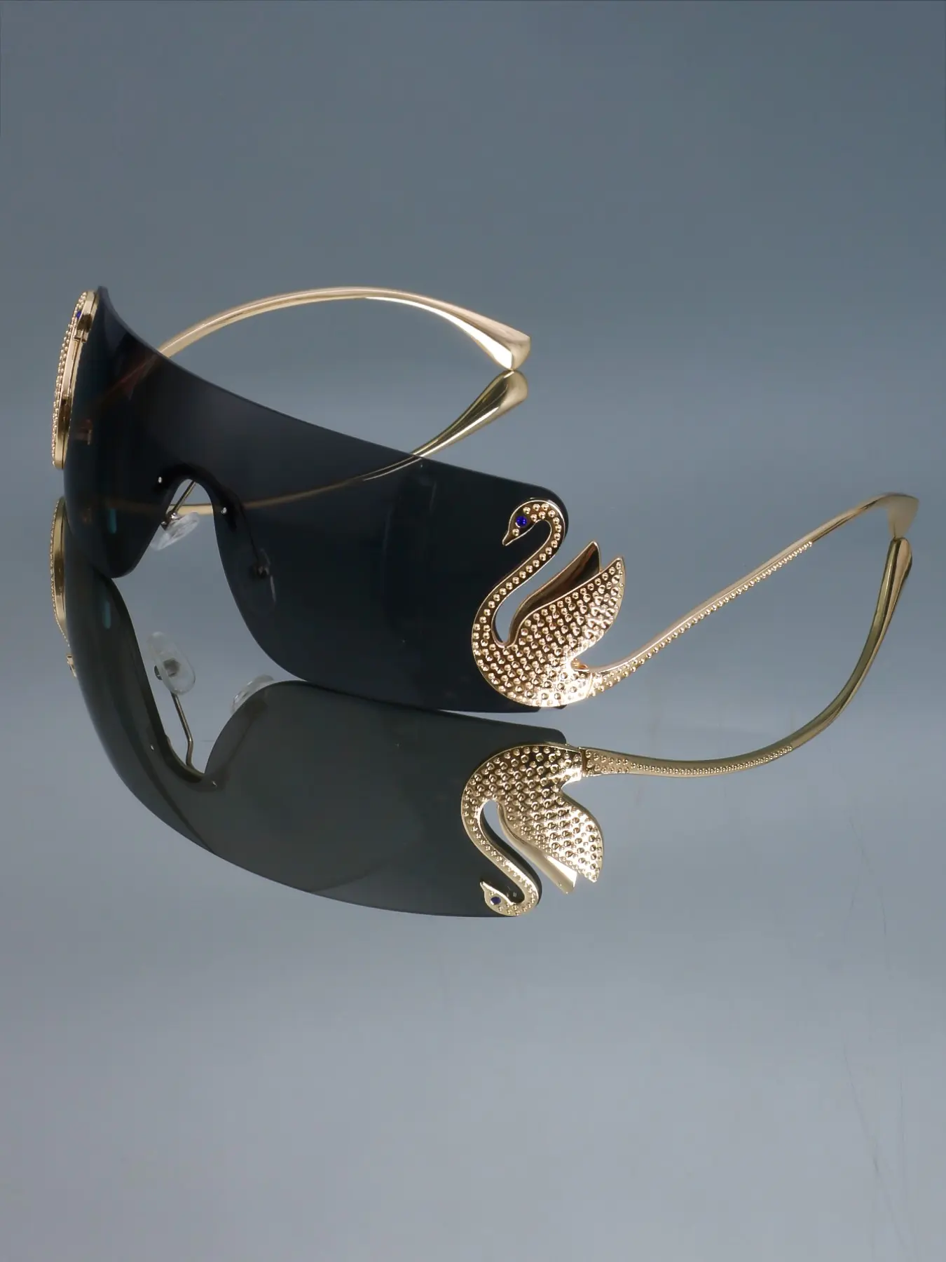 New Large Frame Fashion Glasses Y2K Trendy Unisex Metal Swan Rhinestone Decorative Eyewear for Photos Parties Daily Wear Rhinestone Decorated Eyewear