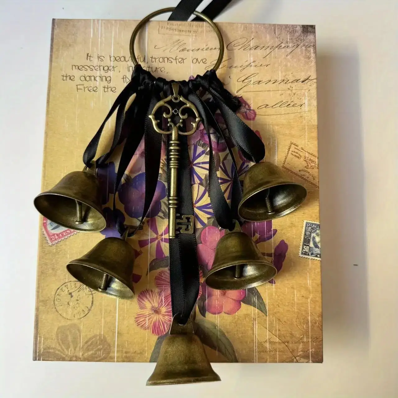 Witch Bell Door Handle Hook, Decorative Knocker for Home Window Sill, Indoor Outdoor Garden Decoration, No Power Needed, Perfect for Halloween Christmas