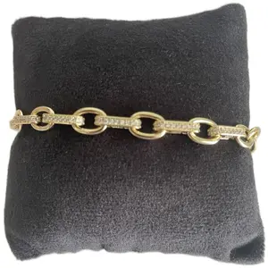 Xuping Gold Laminate Bracelet 8.5 Inches Long for Daily Use Fashion Jewelry Accessory