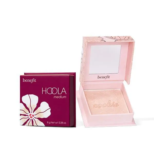 Hoola Medium Bronzer + Cookie Highlighter