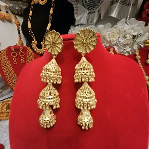 5 Grammes Earring Set for All Occasions - Gold-Tone Design with Fringe Details