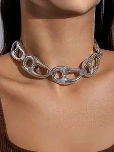 Retro hip-hop punk necklace, with an exaggerated and unique style.