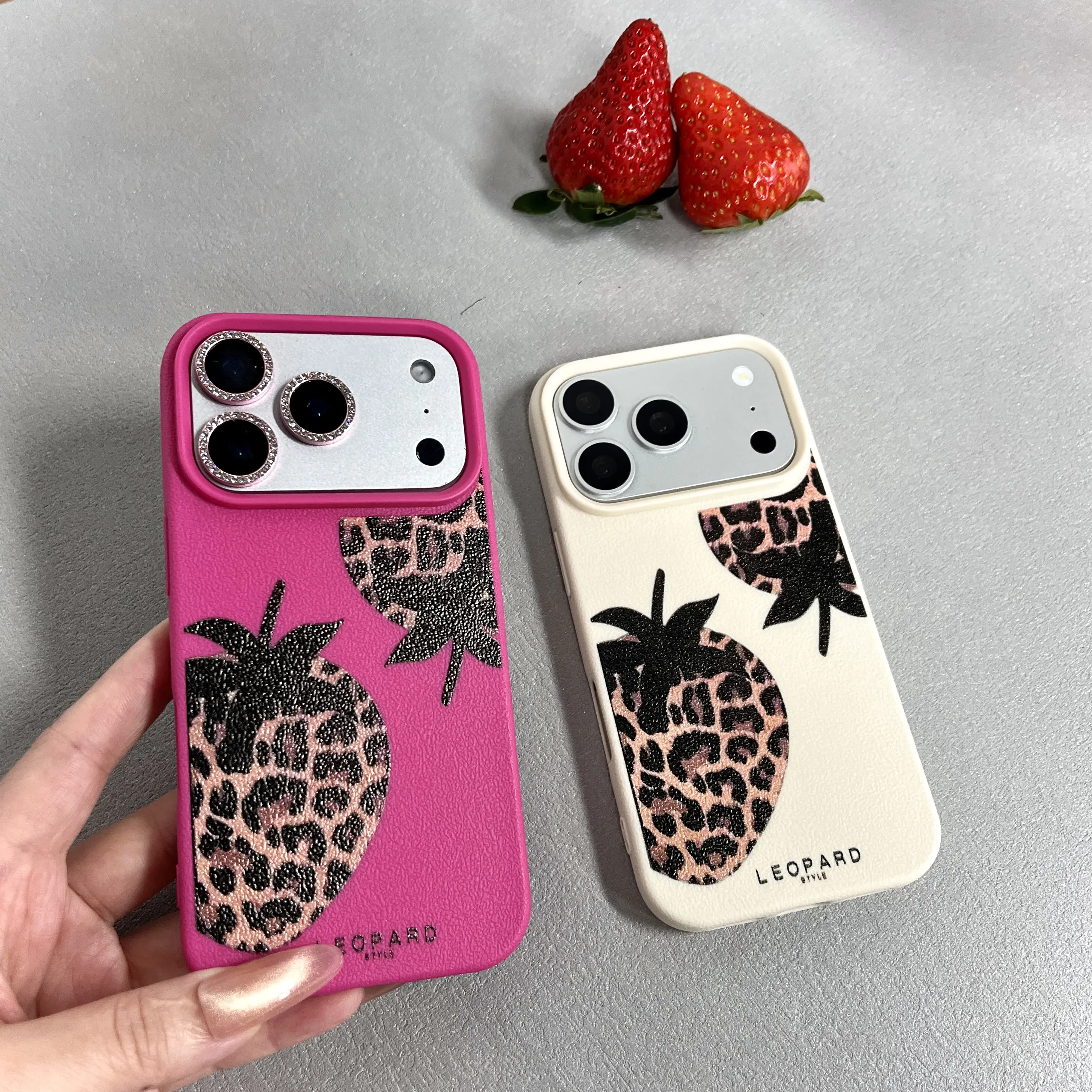Creative leopard print and strawberry pattern case for iPhone 17/16 Pro Max, 15, 14 Plus, and 13 series; scratch-resistant and durable—designed specifically for women.iPhone 17/16 Pro Max Case.
