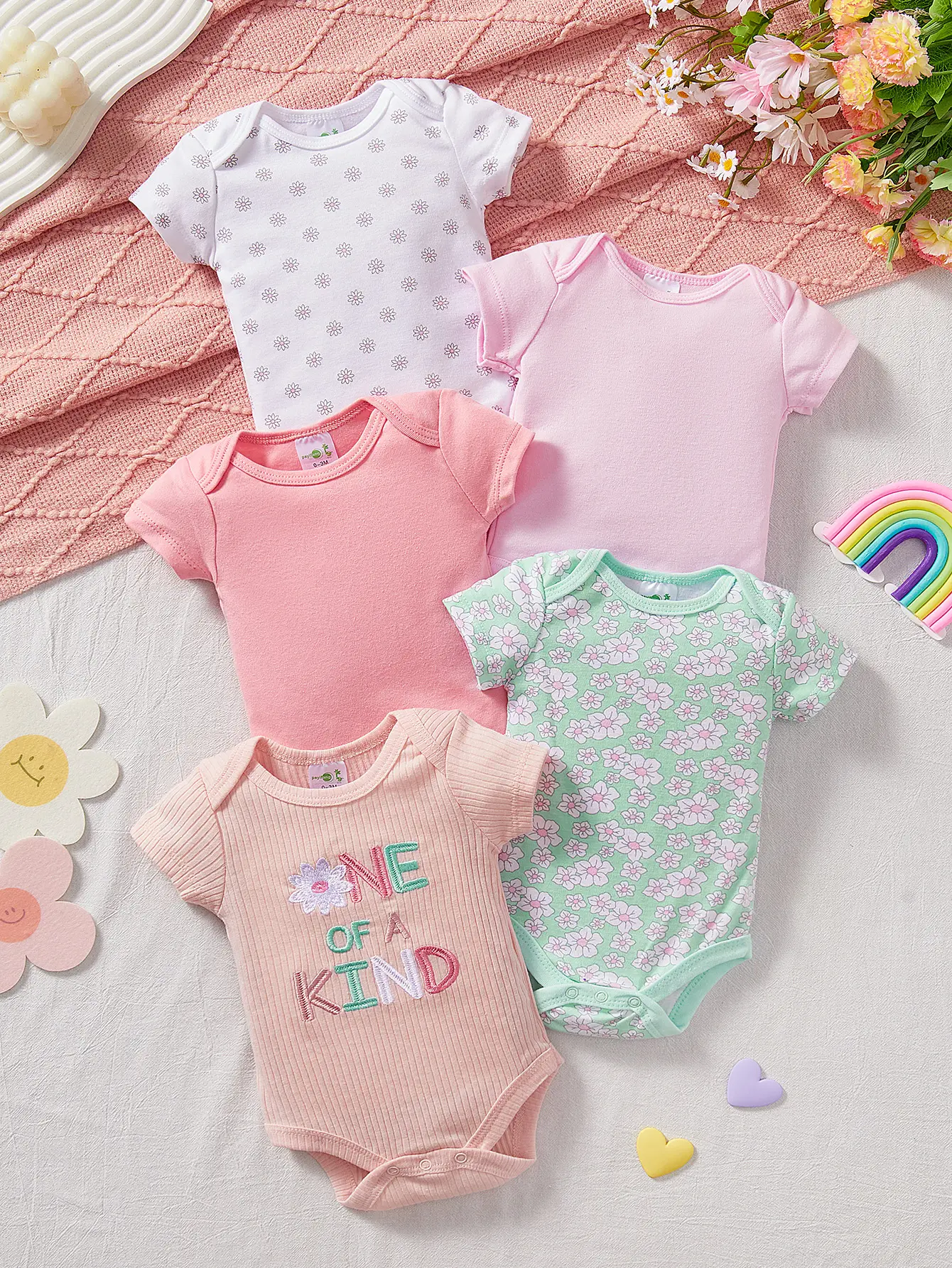 Fashionable cartoon short-sleeve girls' leggings dress with letter embroidery and floral print, very beautiful newborn clothes suitable for outdoor wear Bodysuit Cotton Body Suit