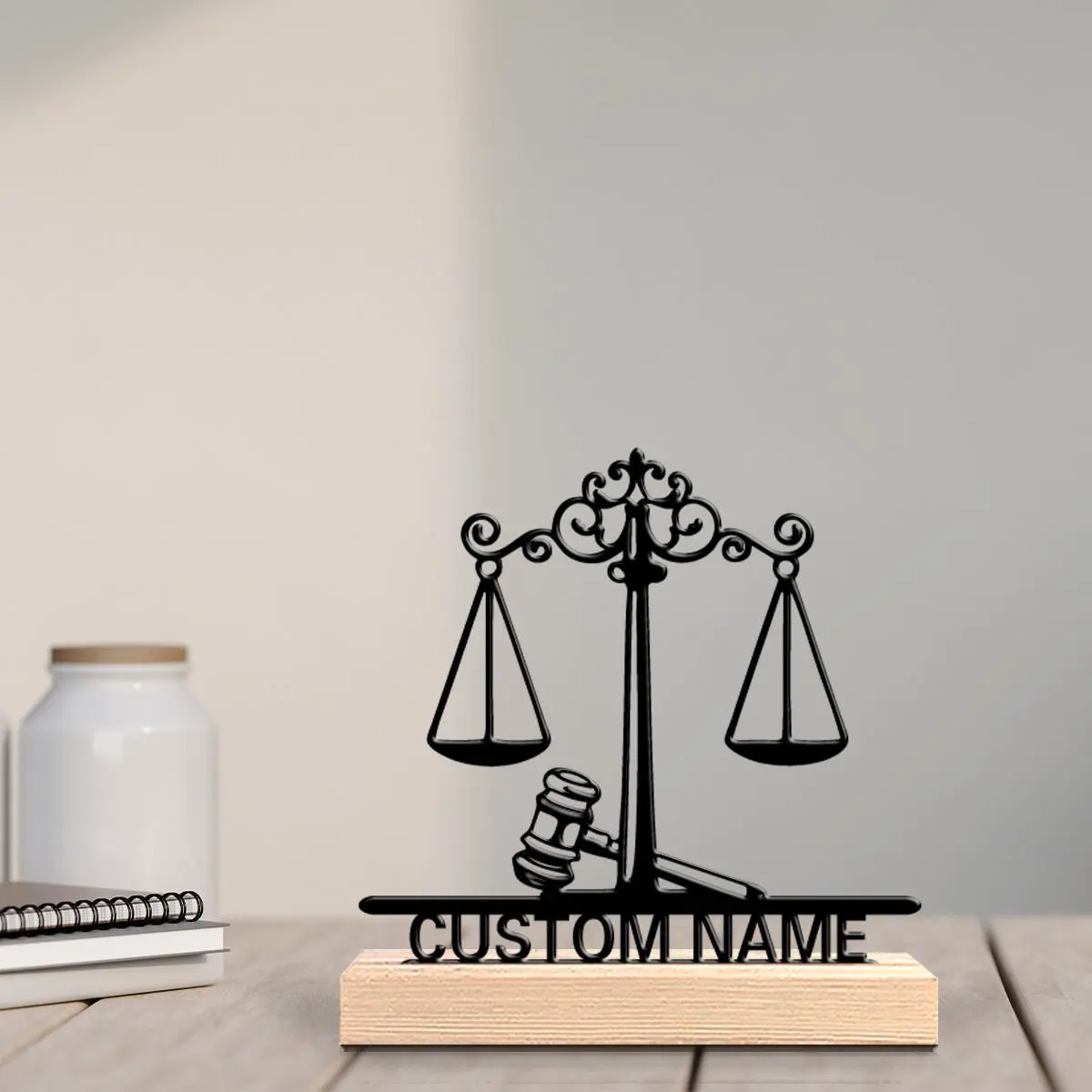 1pc Fashion Personalized Custom Balance Fairness Trial Metal Statues Metal Art with Wooden Base Suitable for Lawyer Gifts Office