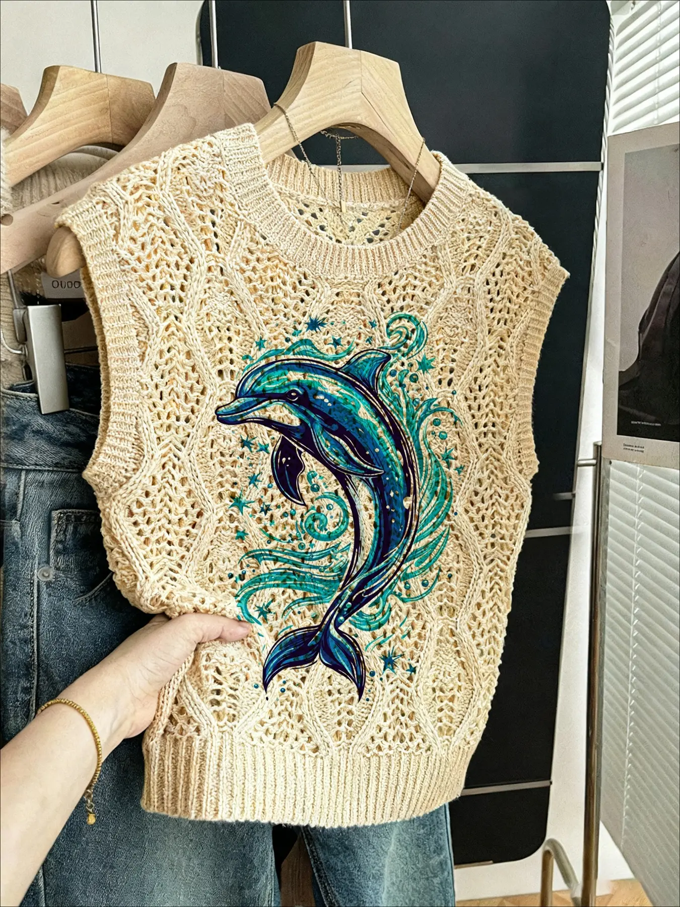 Women's Bohemian Style Colorful Dolphin Animal Print Sleeveless Knitted Sweater Vest, Comfortable Casual Top for Spring Summer Fall Fashion