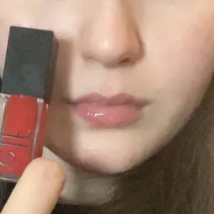 Product Review of Glow Reviver Lip Oil from a**3