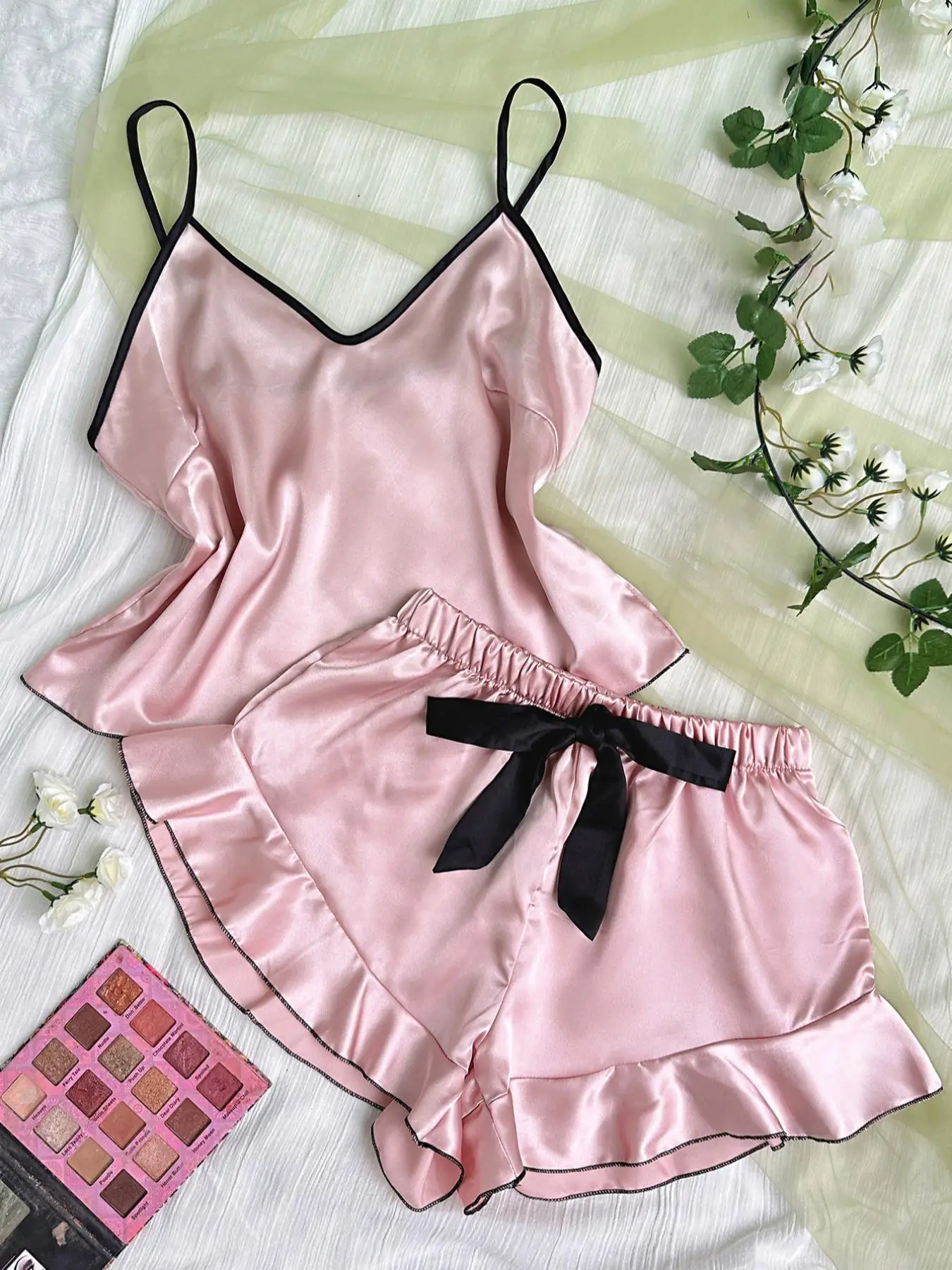 2 Counts Soft Satin Women's Contrast Binding Cami Top & Bow Shorts Pyjama, Korean Sleeveless Spaghetti Strap Camisole & Ruffle Hem Elastic Waist Short