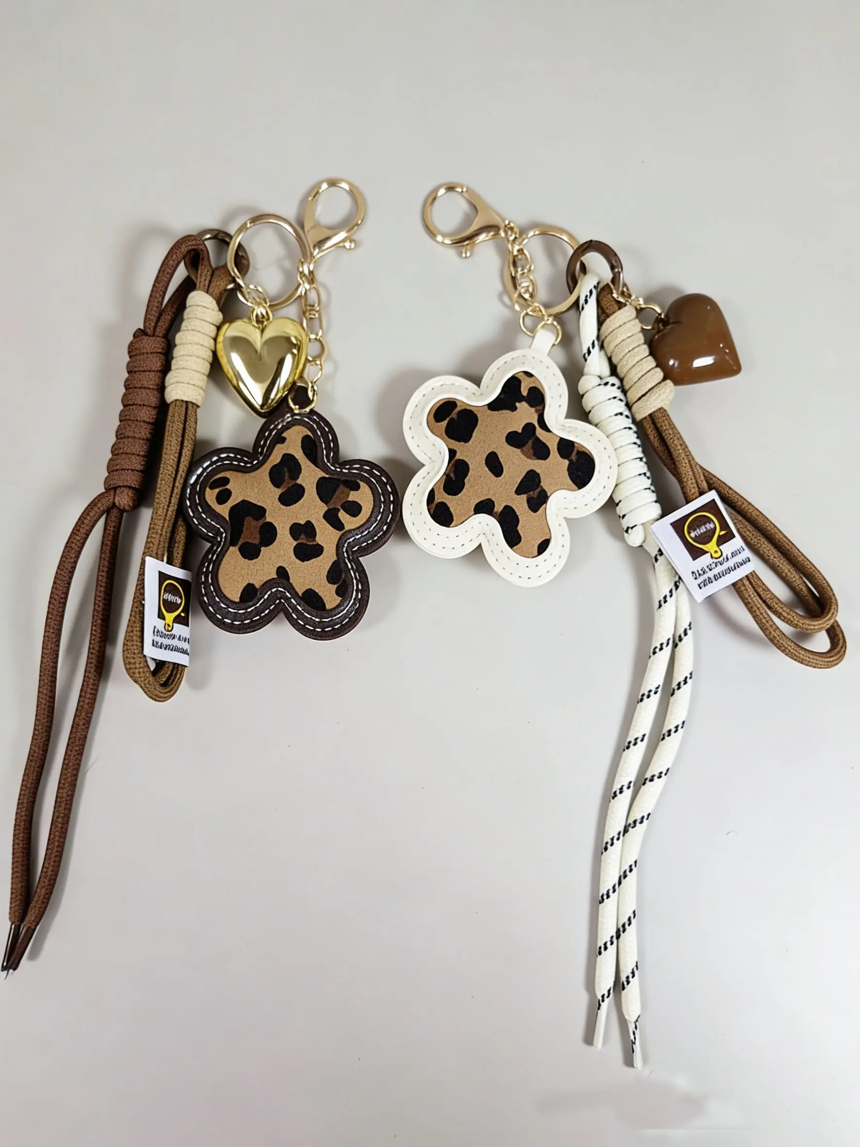 Retro Leopard Print & Floral Sparkly Bag Charm Leopard Print Flower + Heart Pendant Set Sweet And Cool Niche Style Accessories Bag Accessory Individualistic And Trendy Fashionable And Versatile Key For Bags, Earphone Cases, And Keys Trendy Bag Charms