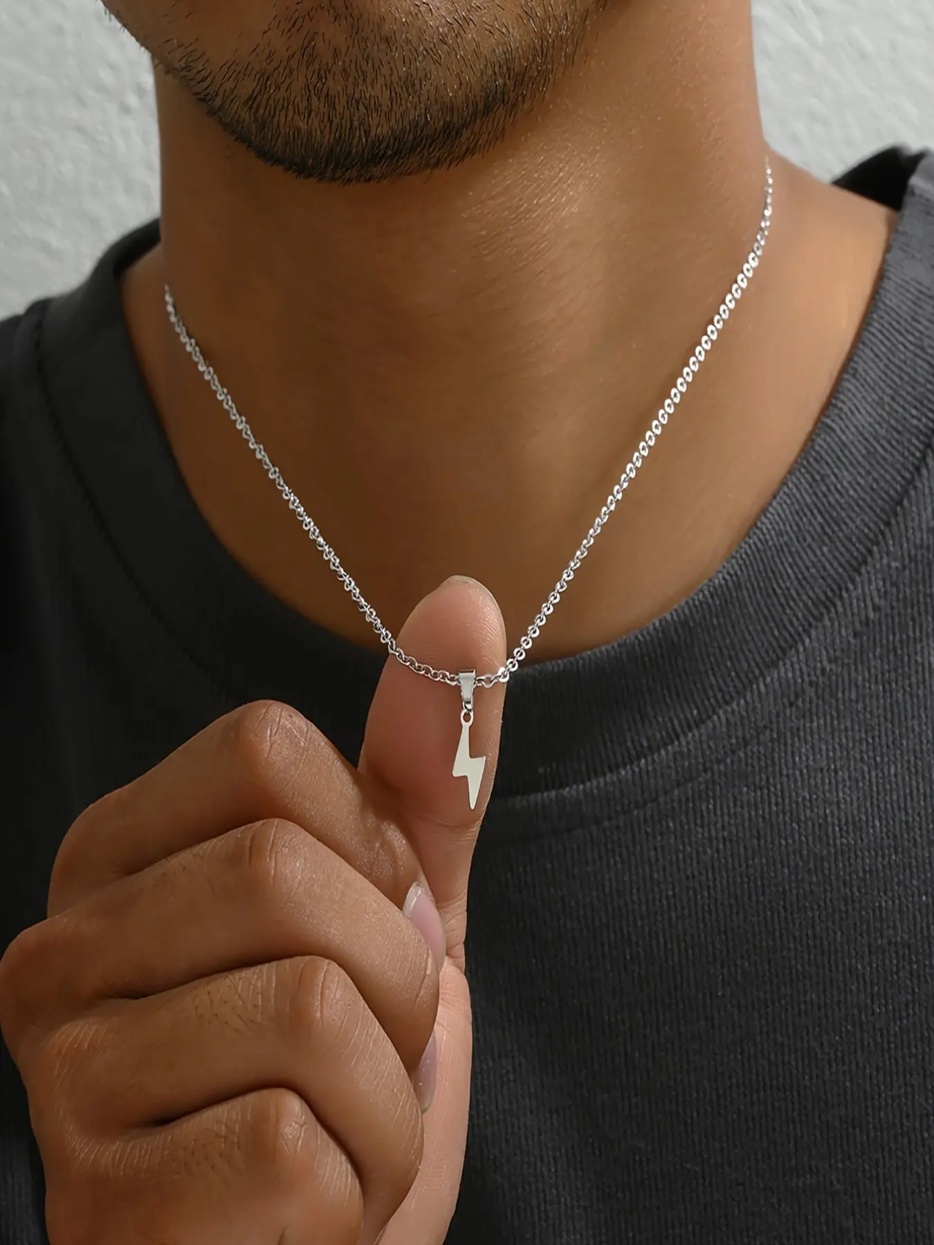Silver Color Stainless Steel Lightning Dainty Pendant Necklace for Men, Creative Couple Necklace, Unique Jewelry Gift Idea, Fashionable Jewelry Accessories