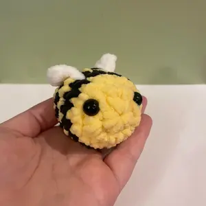 Crochet Bee Stuffed Animal Plushie Anigurumi Toy