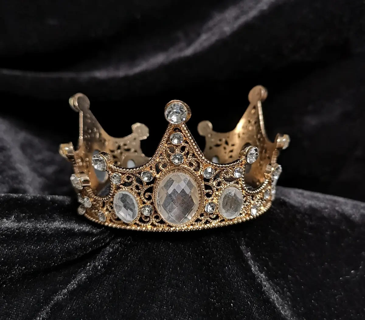 1.1 oz Small Rhinestone Crown Cake Topper - Gold