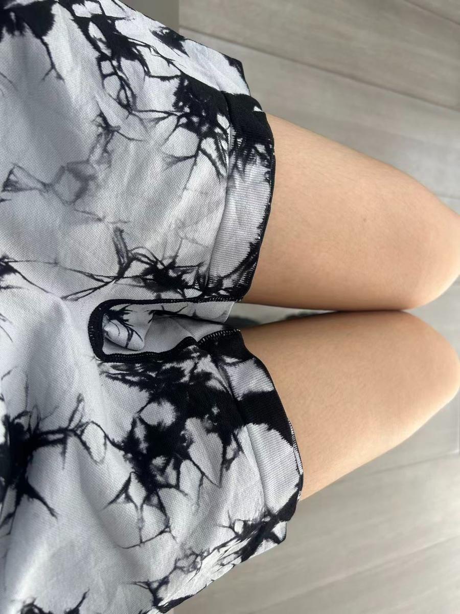 Item: Six-piece tie-dyed set, M