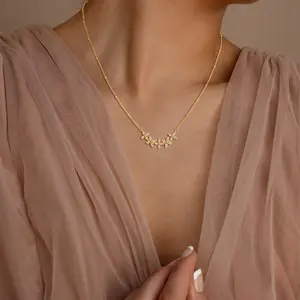 Dearmay Hypoallergenic Gold-Tone Five Four-Leaf Clover Sparkling Zircon Flower Curb Satellite Chain Necklace – Women’s Fashion Jewelry Ideal for Daily Wear, Date Nights & Party Outfits – Perfect Gift for Birthdays, Holidays & Special Occasions