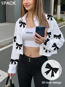 Coquette Aesthetic Bow Cropped Shirt! Trendy White Print Button-Down with Black Bows – Y2K Cute & Preppy Style for School, Brunch & TikTok Outfits. Viral It Girl Top!