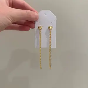 Heart Dusters Gold-Tone Heart-Shaped Dangle Earrings with Chain Detail for Everyday Wear