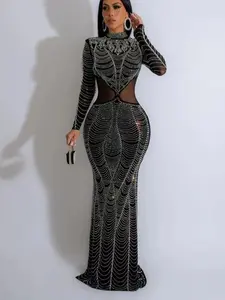 Floor Length Rhinestone-Embellished Hourglass-Shaped Dress - Vestido Hasta El Suelo Con Forma De Reloj De Arena Adornado Con Pedreria