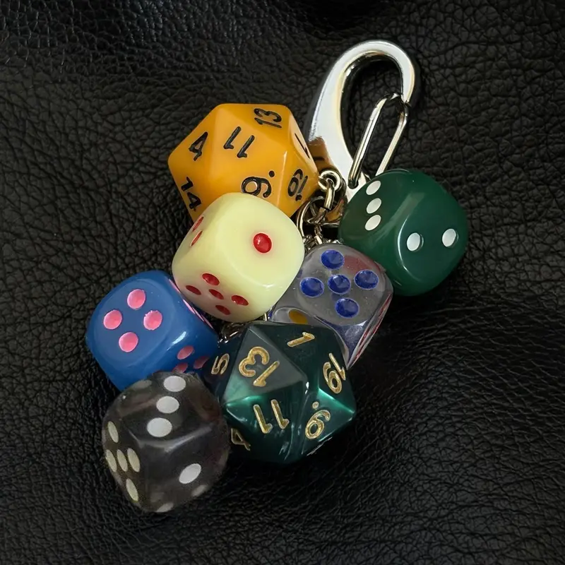 Handmade Retro Dice Keychain, Purse and Bag Keychain, 7-Dice Charm Pendant, Perfect Gift, Bag Accessory, Car Decor, Unique and Fun, Practical and Stylish, Keychain Charm, Keyrings