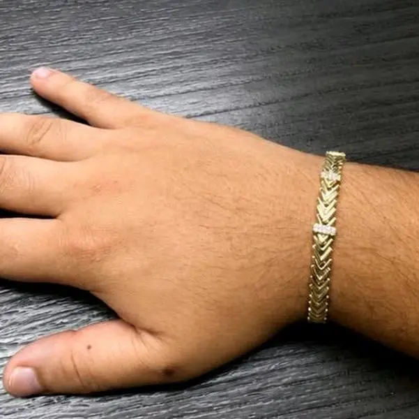 Elegant Chevron Lamanaded Gold Bracelet | 7.5”