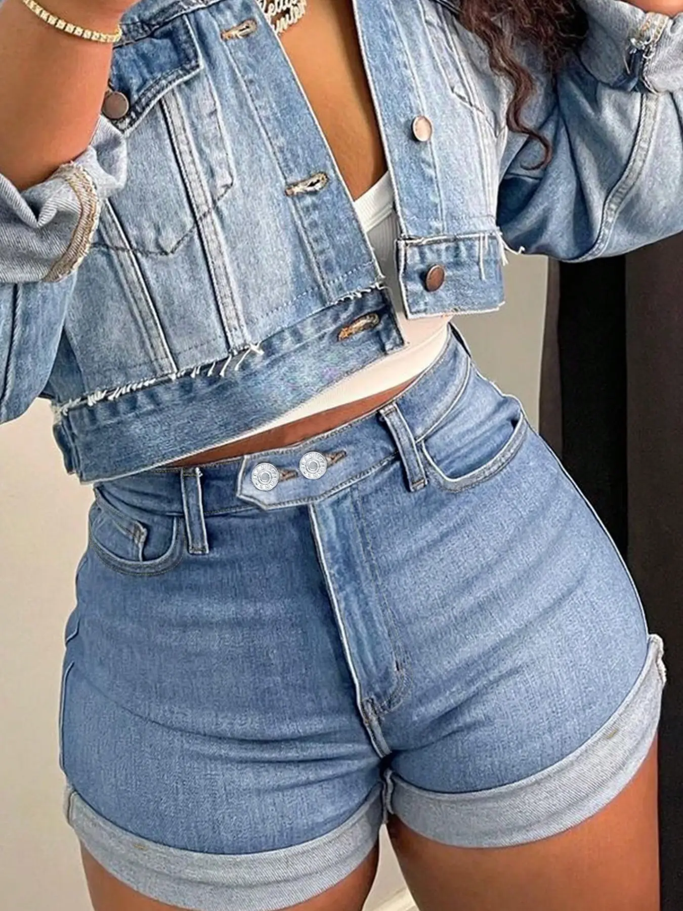 Women's Solid High Waist Light Wash Cuffed Denim Shorts with DoubleButton Design and Drawstring, Perfect for Beach Vacations and Dates,Loose-Fitting Casual Style Denim Shorties