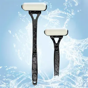 1pc back lotion applicator, long-handled foldable roller for applying sunscreen and moisturizer to the back of the body, auxiliary tool for applying lubricating, moisturizing, and sunscreen to the body.