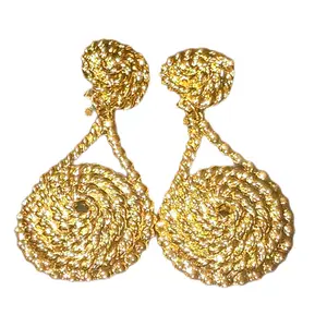 Anting-anting Vintage Emas Tone, Tali, Gantung, Klip-on 1980-an rope jewelry beaded earrings