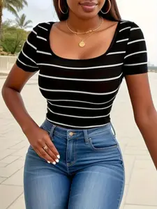 Women's Striped Print Scoop Neck Crop Tee, Casual Short Sleeve T-shirt for Summer, Ladies Clothes for Daily Wear
